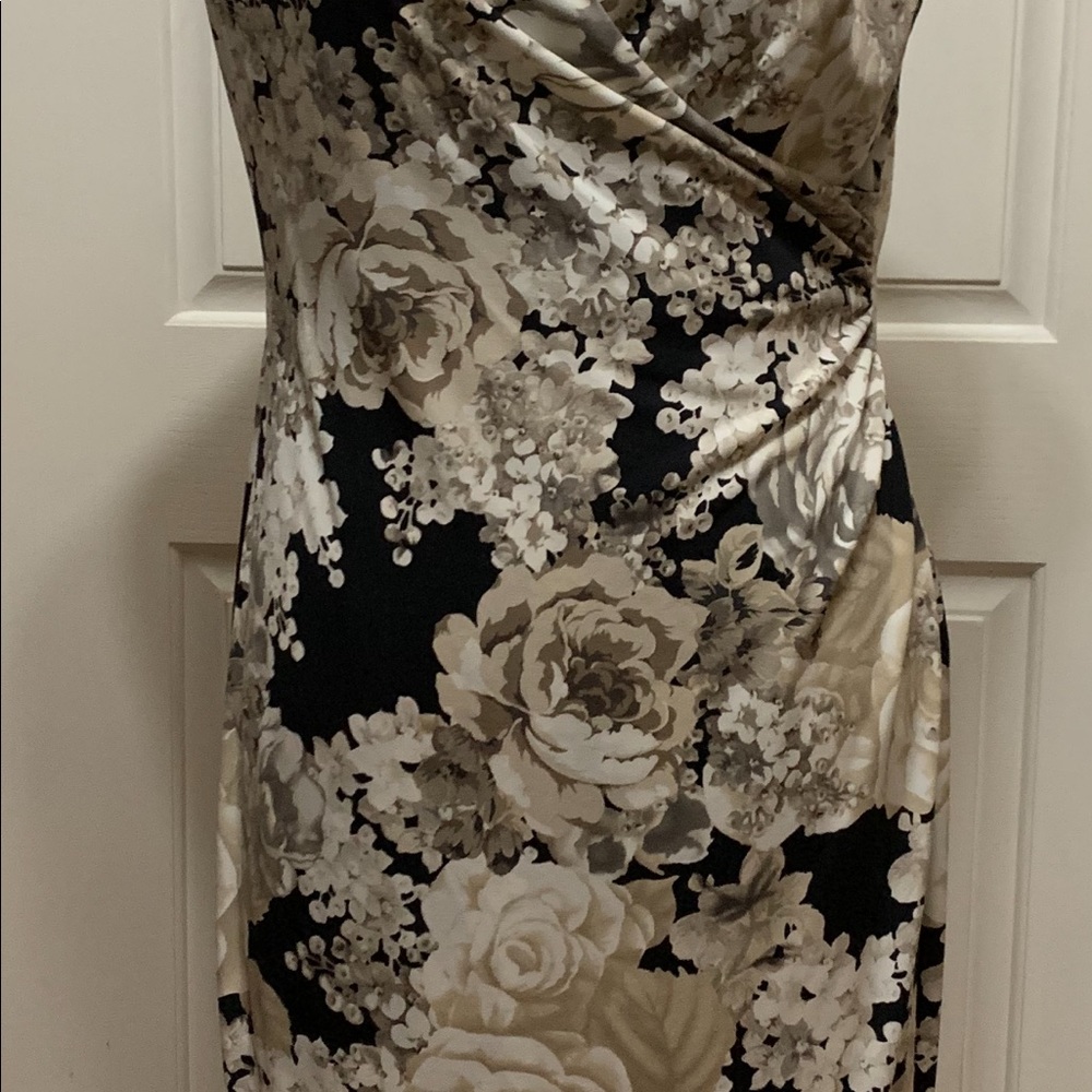 Dress - Picture 6 of 6